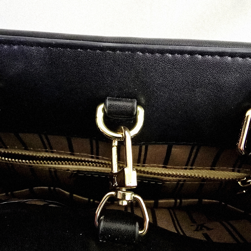 Fun FAUX Fashion Woven Beige Black Tote Metal Toggle Close 2 handles Never Used - Picture 10 of 13